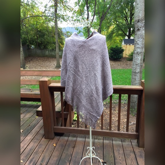 ❤️SALE!!! Warm! Mauve Poncho! - Picture 2 of 2